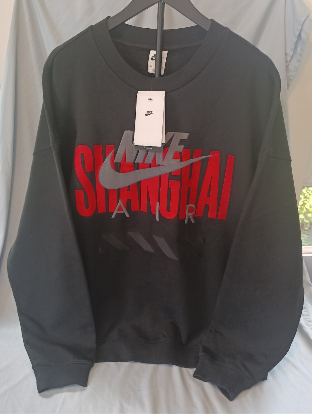 Nike Shanghai Air Men's Black Crewneck Sweatshirt